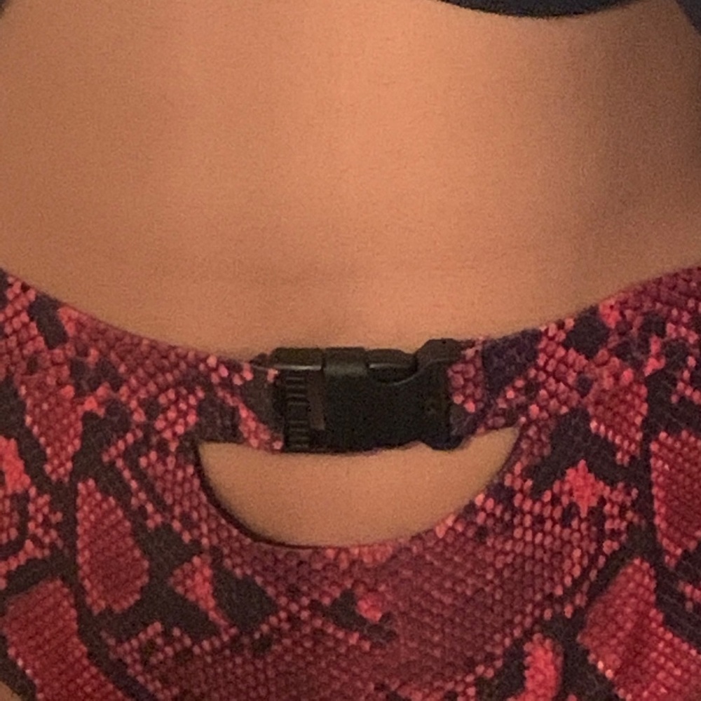 Super sexy red snakeskin bikini - Picture 7 of 7